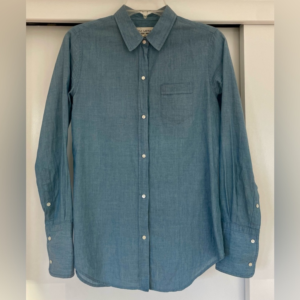 NILI LOTAN blue chambray button down shirt, XS